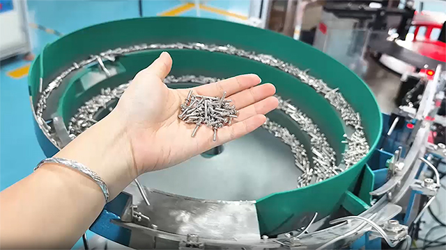 Clasificadora óptica de tornillería rotativa