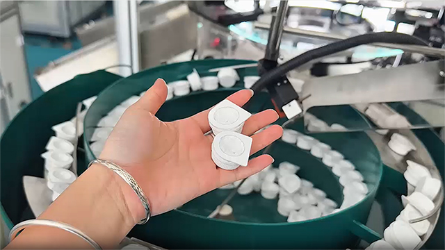 Máquina de inspección de defectos de apariencia de tapas de botellas