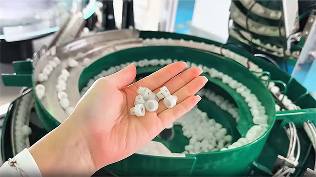 Máquina de inspección de defectos de apariencia de piezas de plástico